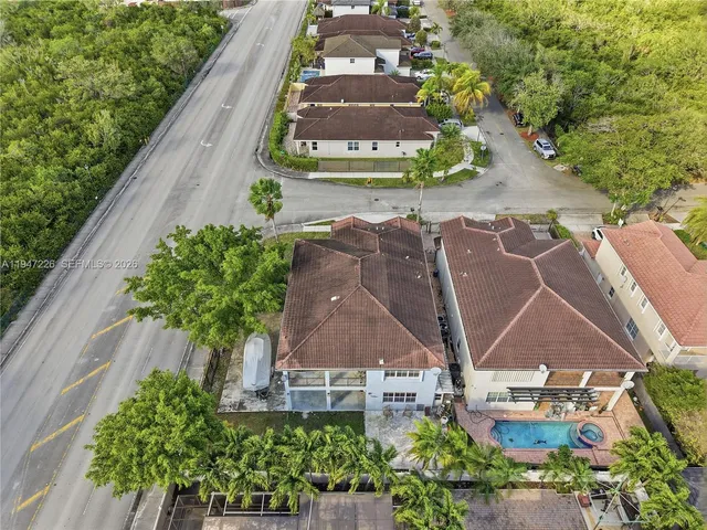 $1,100,000 | 15184 Southwest 20th Street, Miami, FL 33185