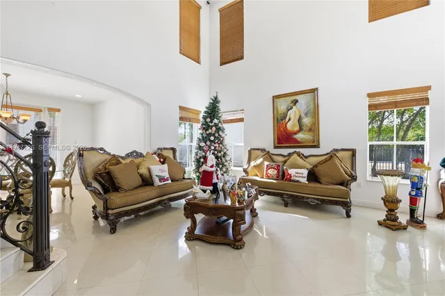 $1,100,000 | 15184 Southwest 20th Street, Miami, FL 33185