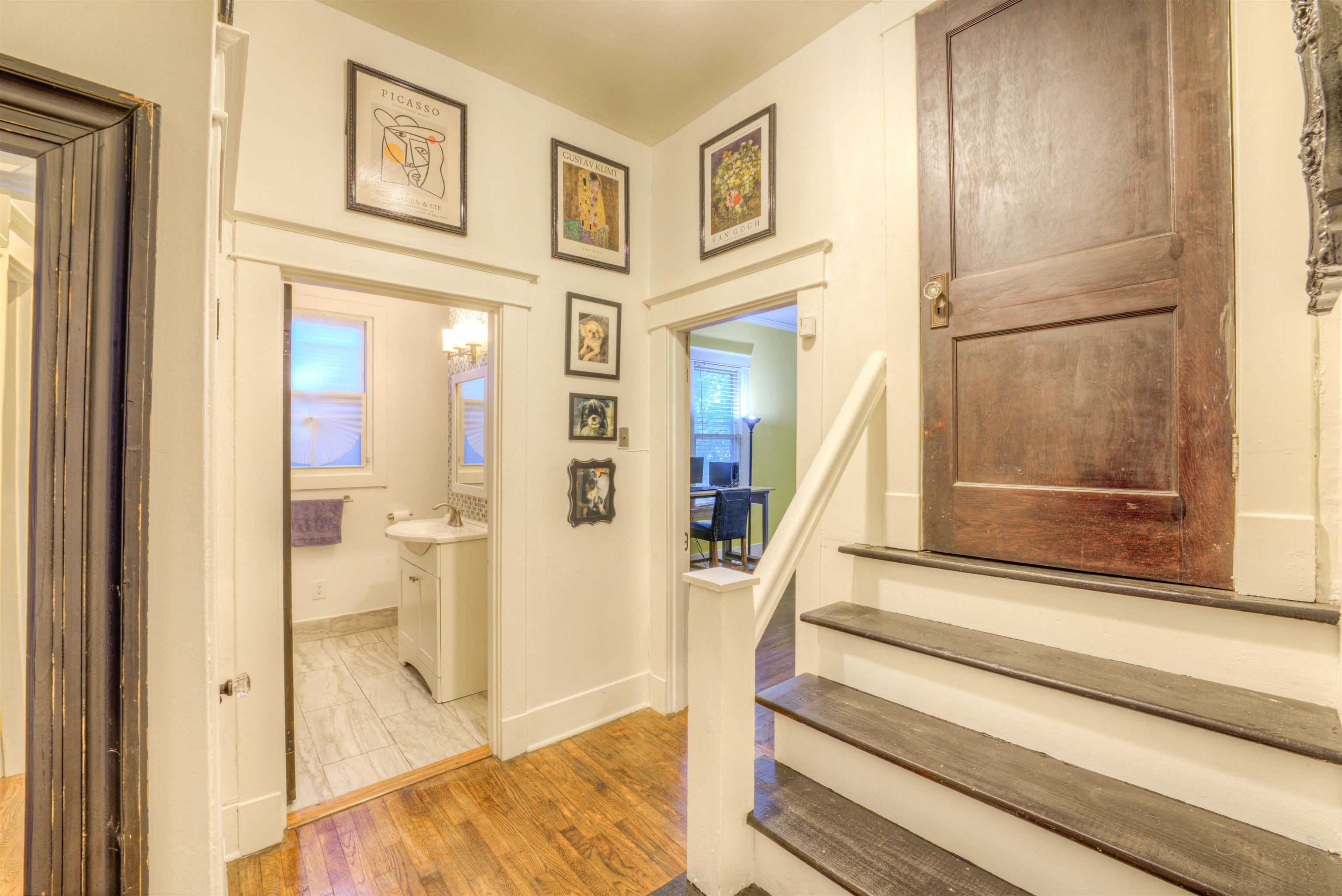 511 Ellsworth Street Memphis, TN 38111 - Photo 13 of 29 a view of an entryway with staircase