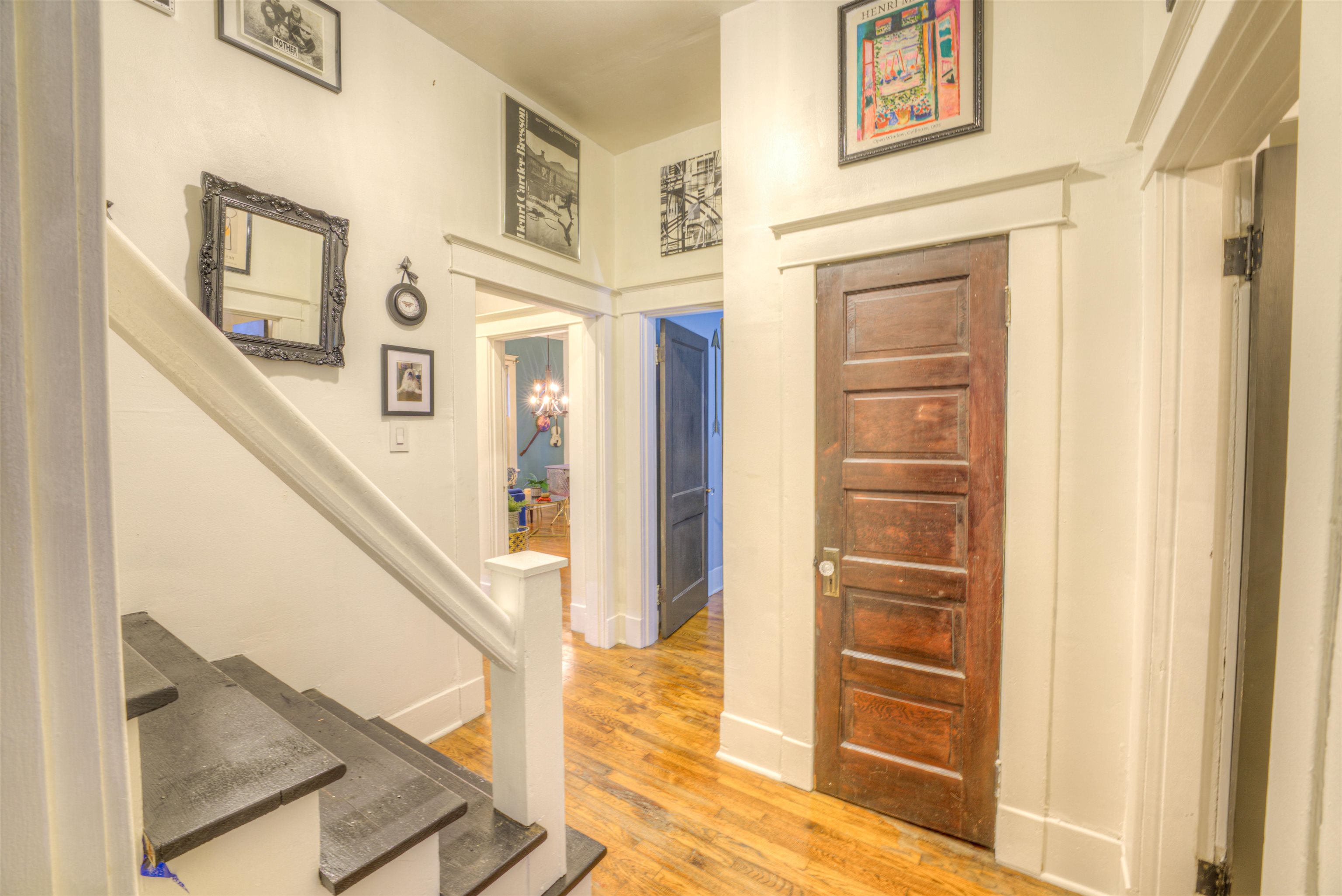 511 Ellsworth Street Memphis, TN 38111 - Photo 18 of 29 a view of a hallway with windows and entryway