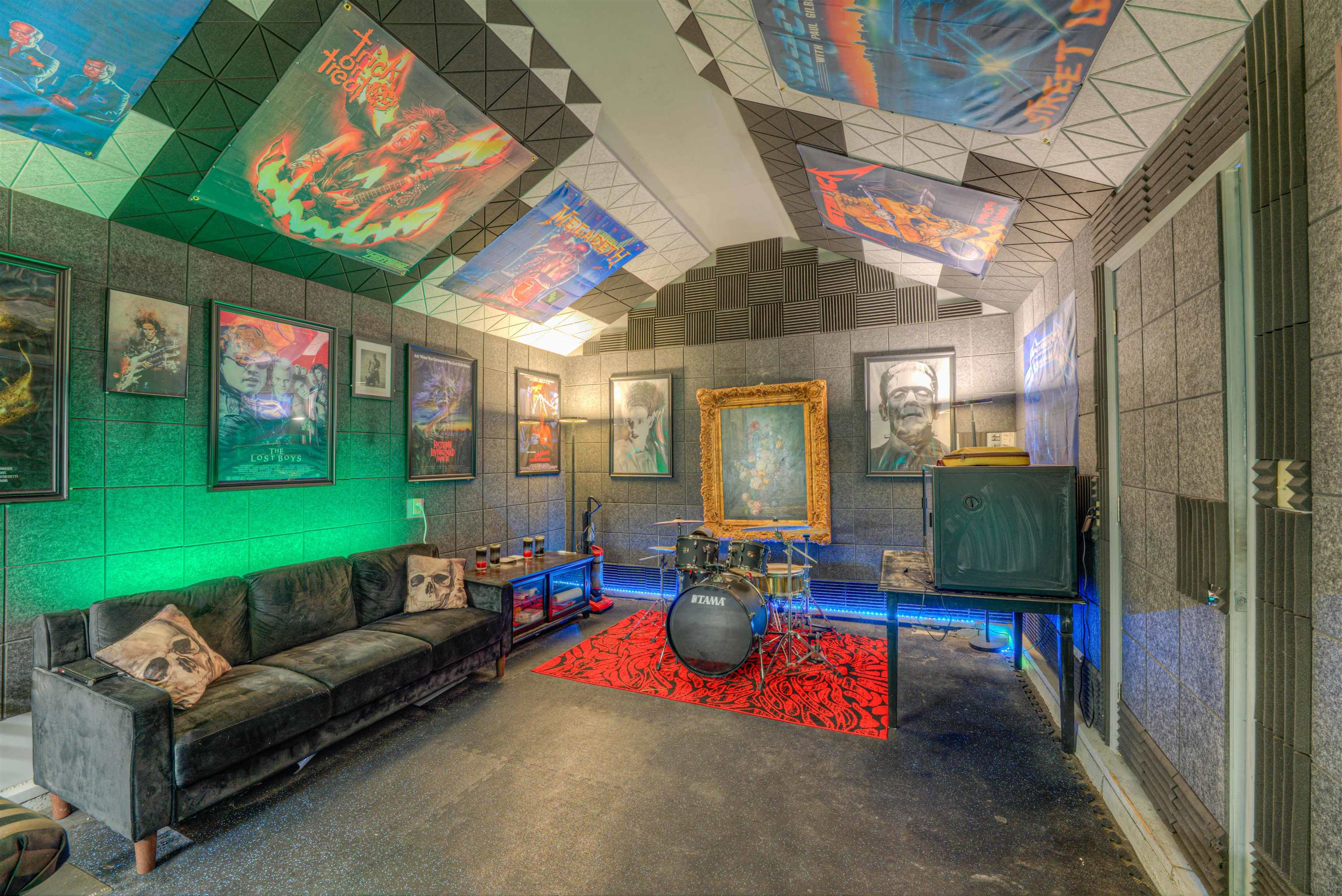 511 Ellsworth Street Memphis, TN 38111 - Photo 28 of 29 a living room with furniture and a large window