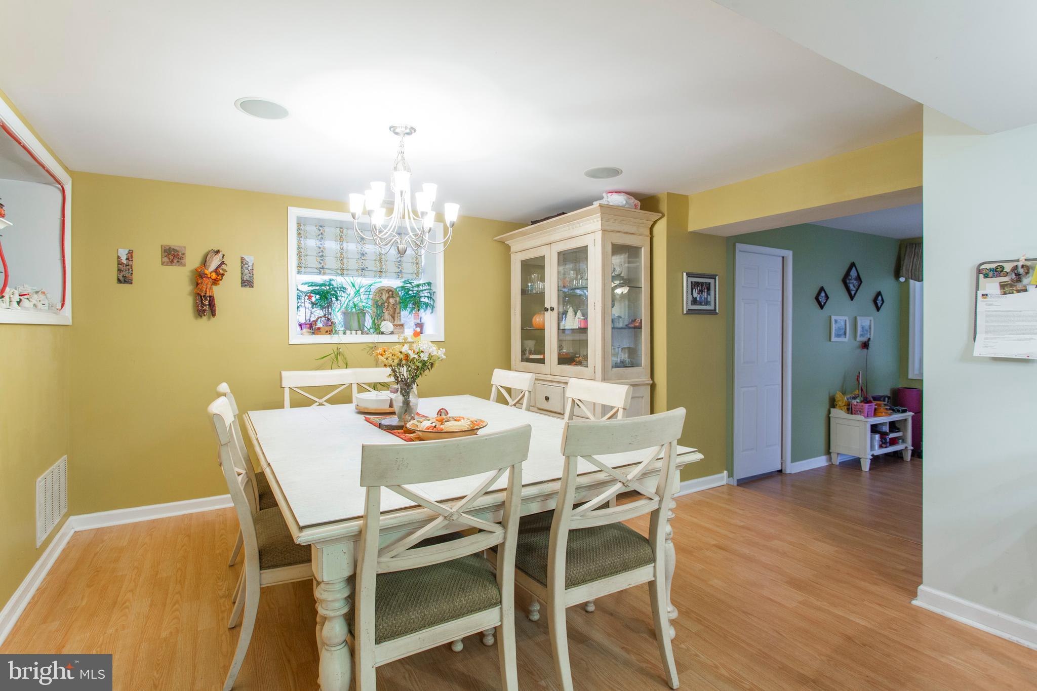 809 Inverness Lane Philadelphia, PA 19128 - Photo 11 of 43 Dining Room 2
