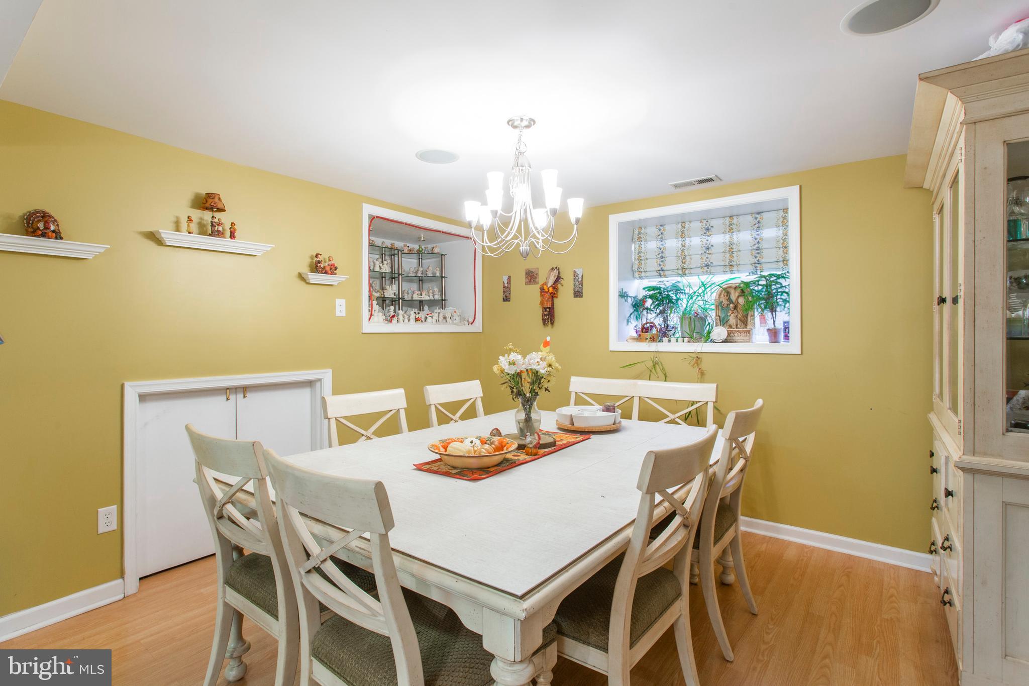 809 Inverness Lane Philadelphia, PA 19128 - Photo 12 of 43 Dining Room 3