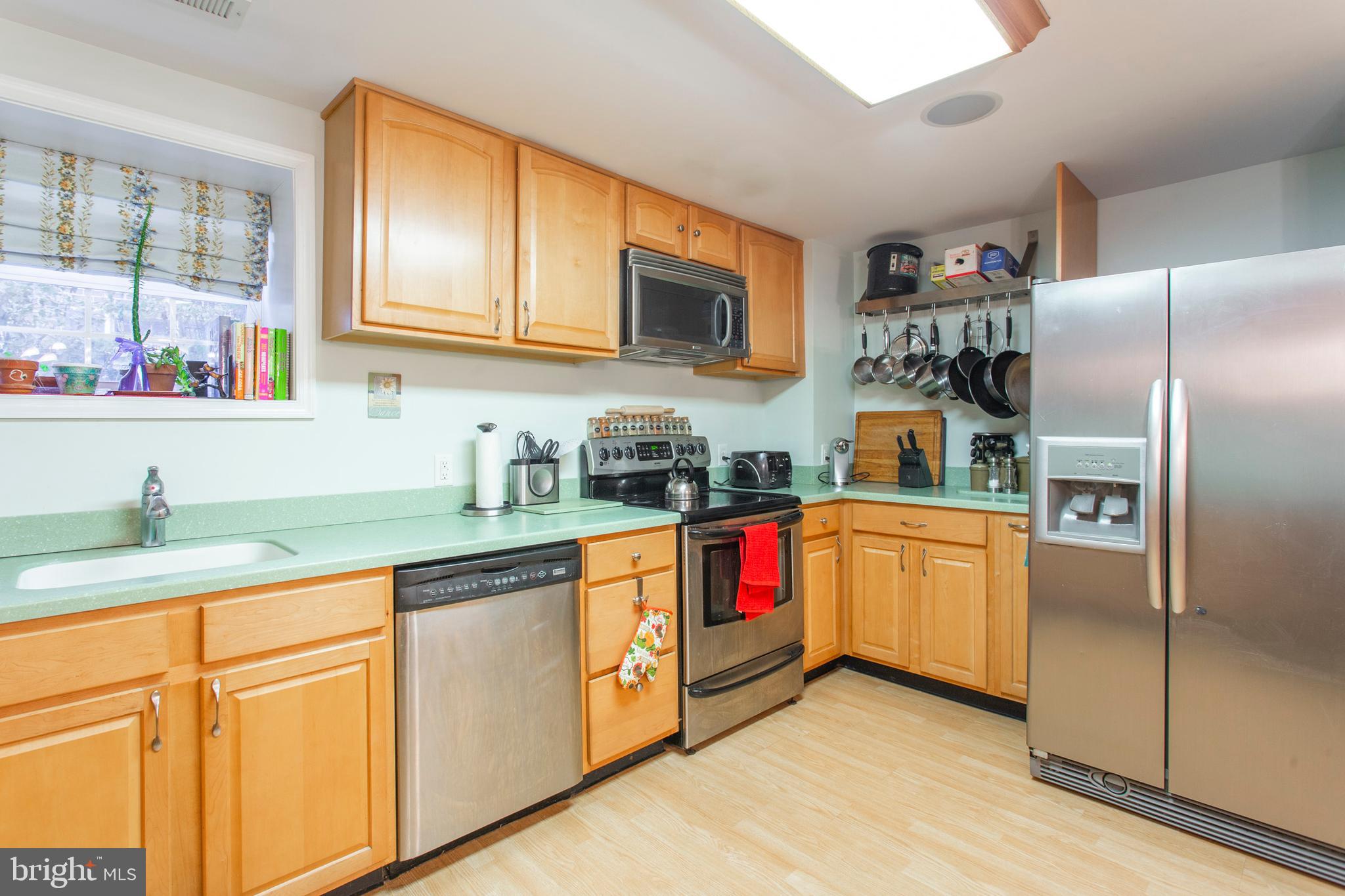 809 Inverness Lane Philadelphia, PA 19128 - Photo 16 of 43 Kitchen 5