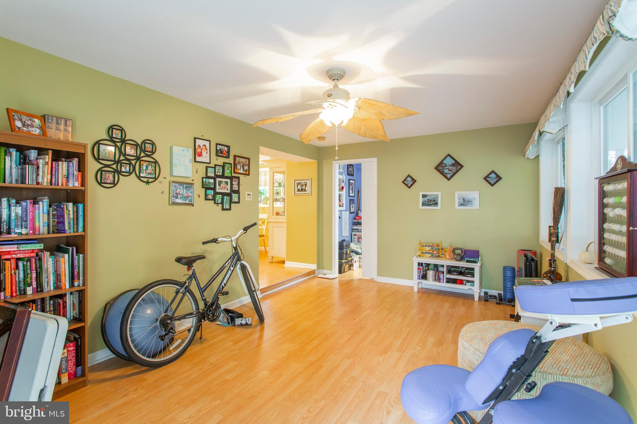 809 Inverness Lane Philadelphia, PA 19128 - Photo 18 of 43 Family Room w/ Office