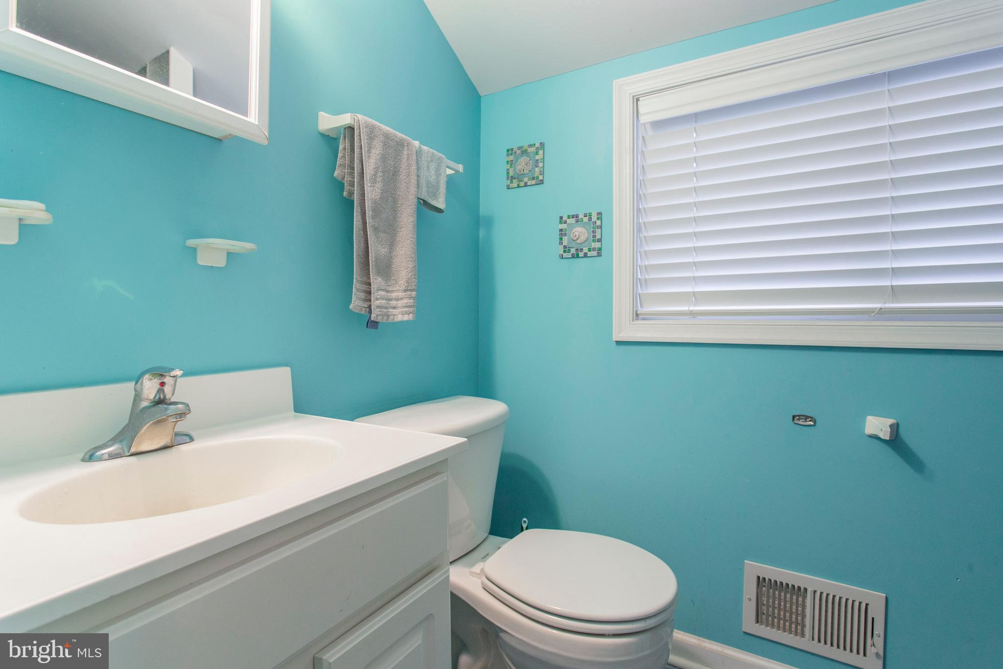 809 Inverness Lane Philadelphia, PA 19128 - Photo 32 of 43 Full Bath 1