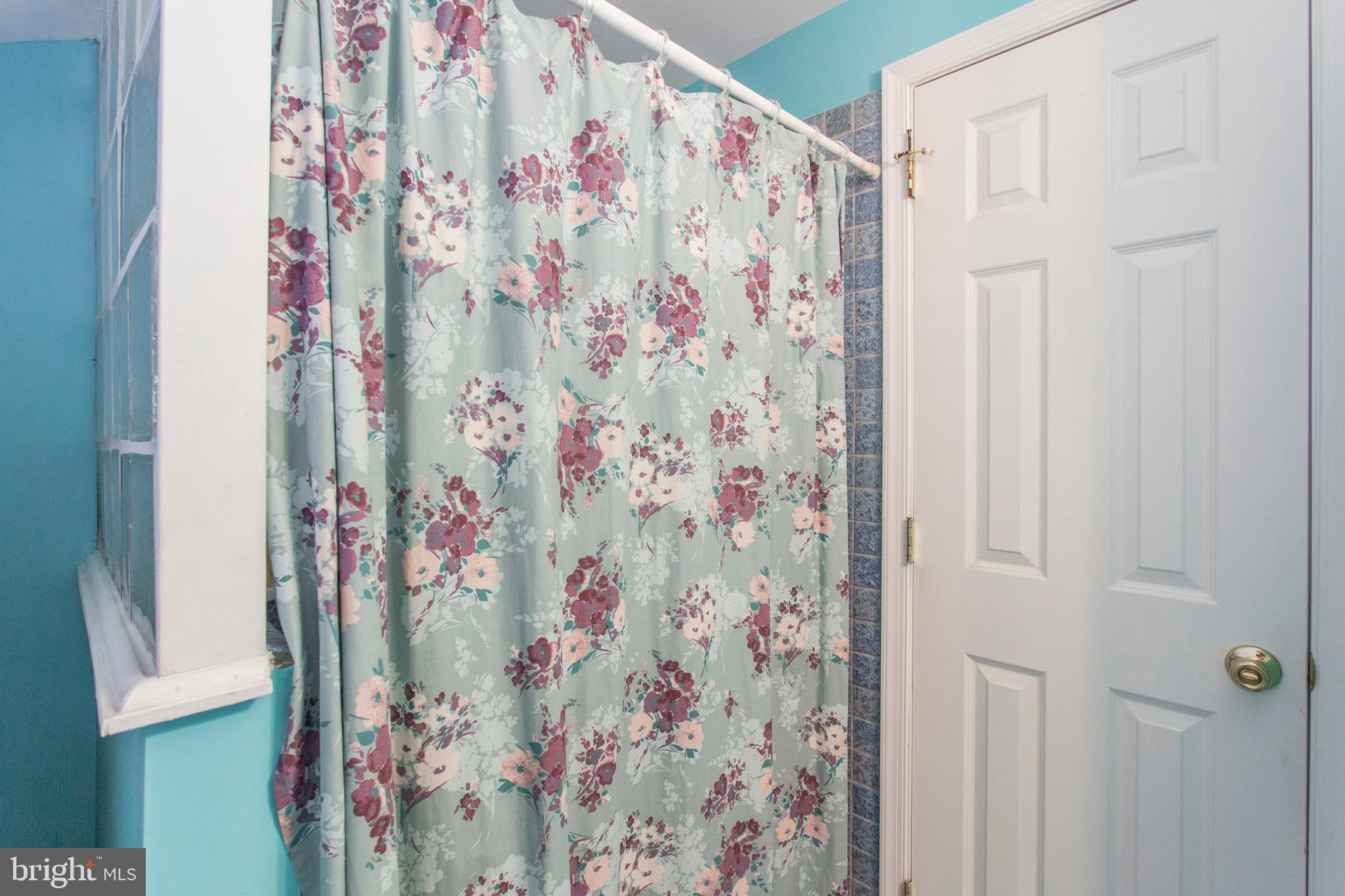 809 Inverness Lane Philadelphia, PA 19128 - Photo 33 of 43 Full Bath 1