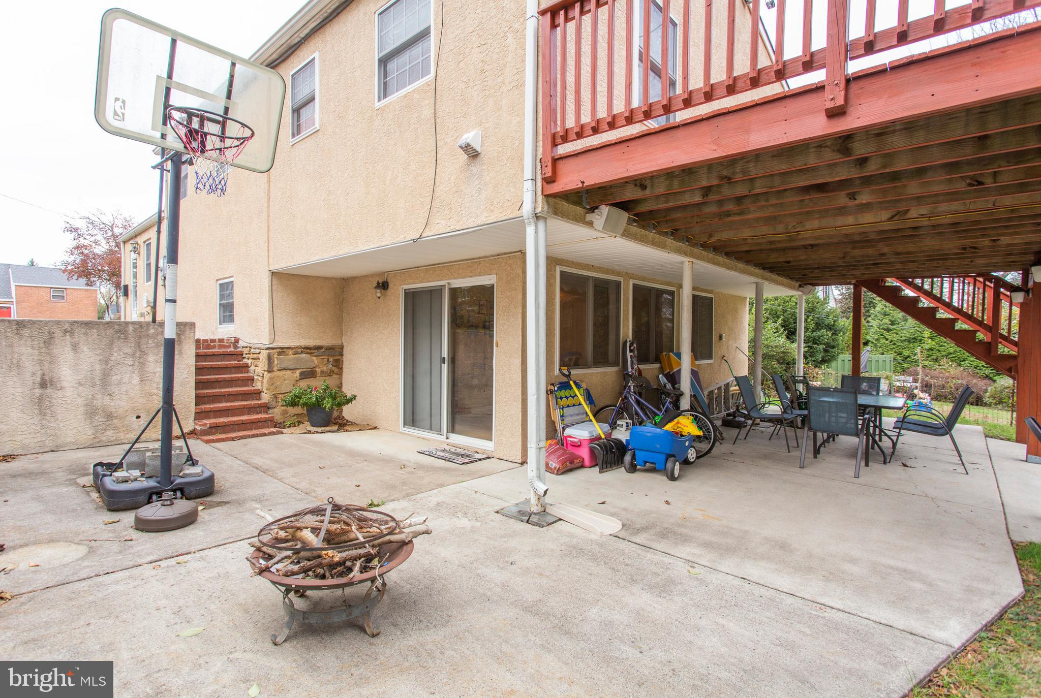 809 Inverness Lane Philadelphia, PA 19128 - Photo 38 of 43 Side View (Family Room Access & Master deck)