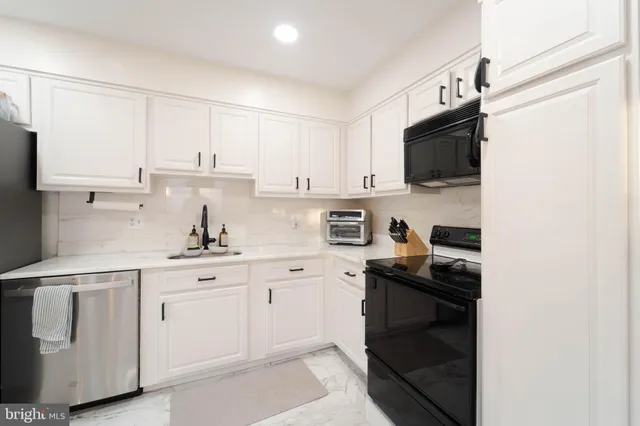 $3,850 | 5105 Spring Rock Court, Fairfax, VA 22032