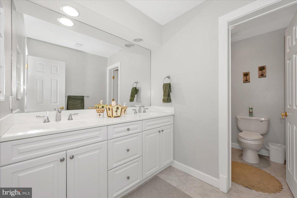10101 Lloyd Road Potomac, MD 20854 - Photo 41 of 65 Lower Level Full Bathroom