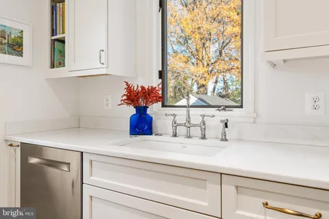 $1,298,000 | 5009 Allan Road, Bethesda, MD 20816