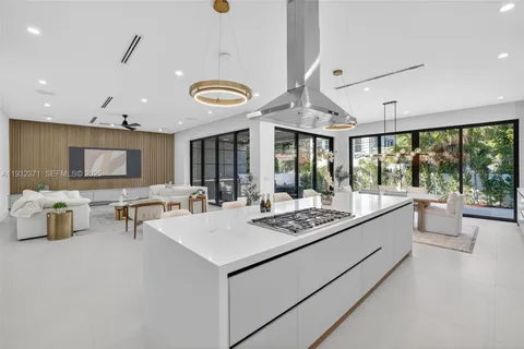 $3,150,000 | 1013 Southeast 9th Street, Fort Lauderdale, FL 33316