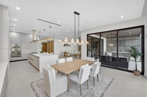 $3,150,000 | 1013 Southeast 9th Street, Fort Lauderdale, FL 33316