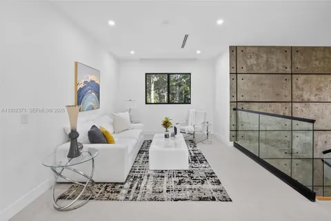 $3,150,000 | 1013 Southeast 9th Street, Fort Lauderdale, FL 33316