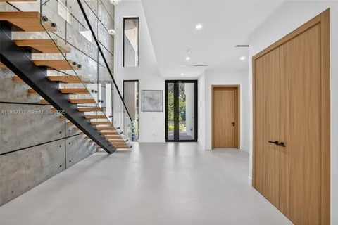 $3,150,000 | 1013 Southeast 9th Street, Fort Lauderdale, FL 33316