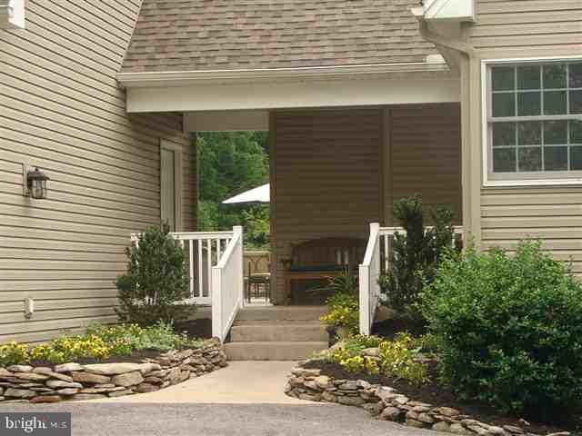 434 Barnstable Road Carlisle, PA 17015 - Photo 5 of 17 Gallery Image 5