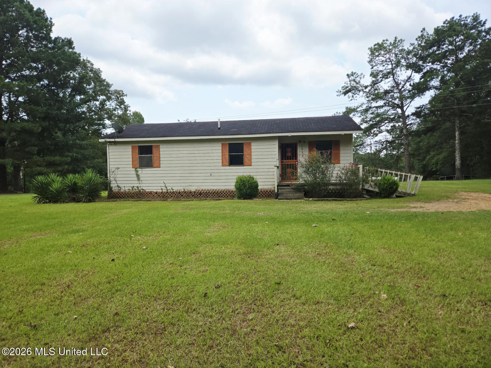 1096 Hansen Road Hazlehurst, MS 39083 - Photo 1 of 11 image000002
