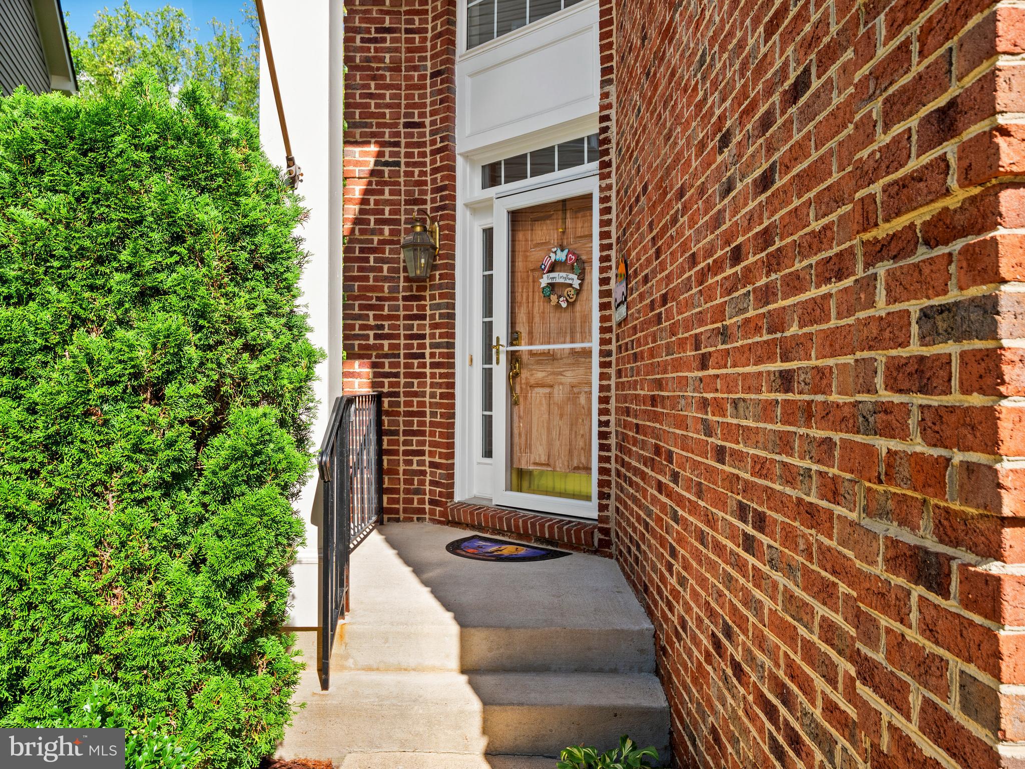 7236 Lyndam Hill Circle Lorton, VA 22079 - Photo 4 of 59