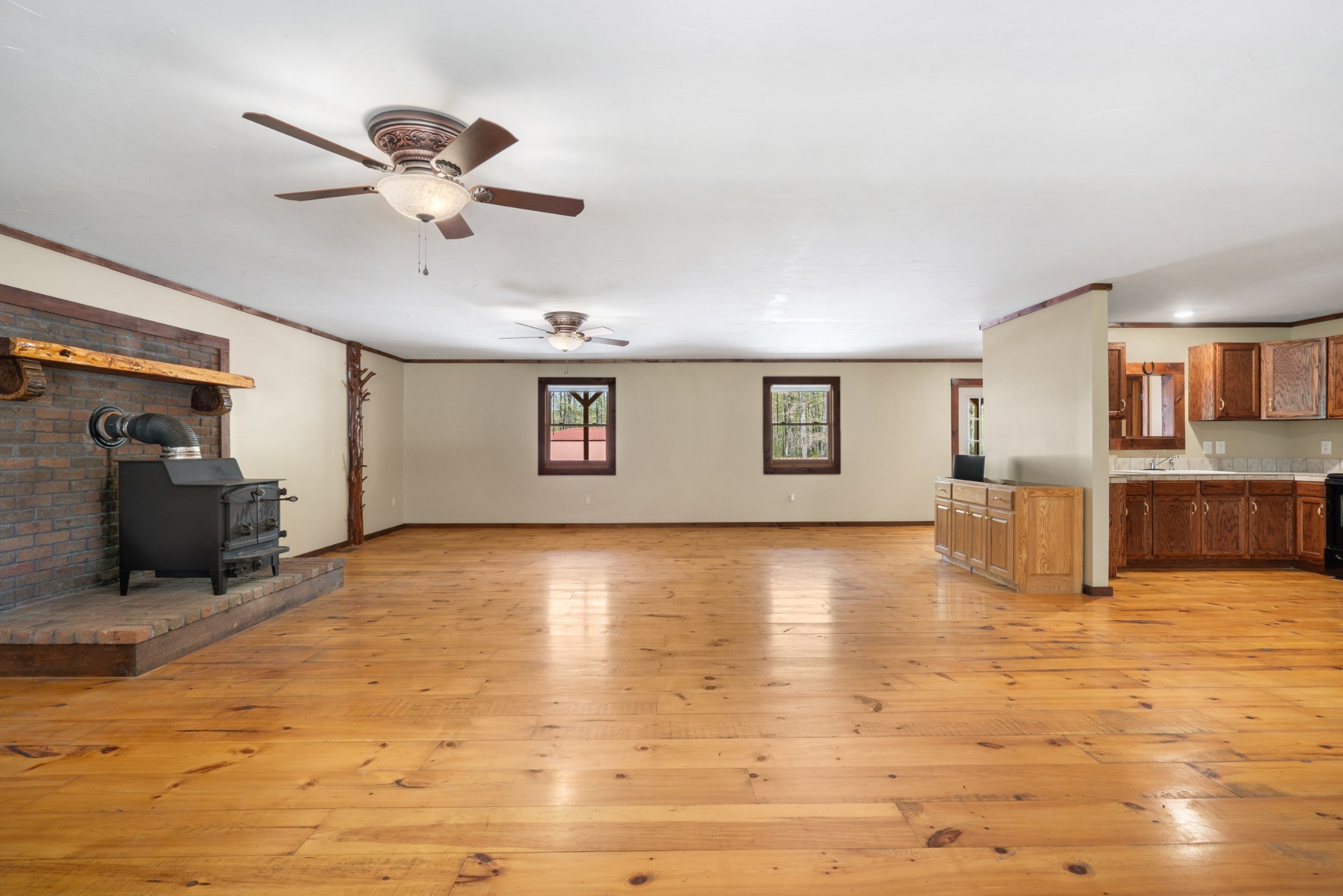 7796 Pinewood Road Nunnelly, TN 37137 - Photo 11 of 46 Gallery Image 11