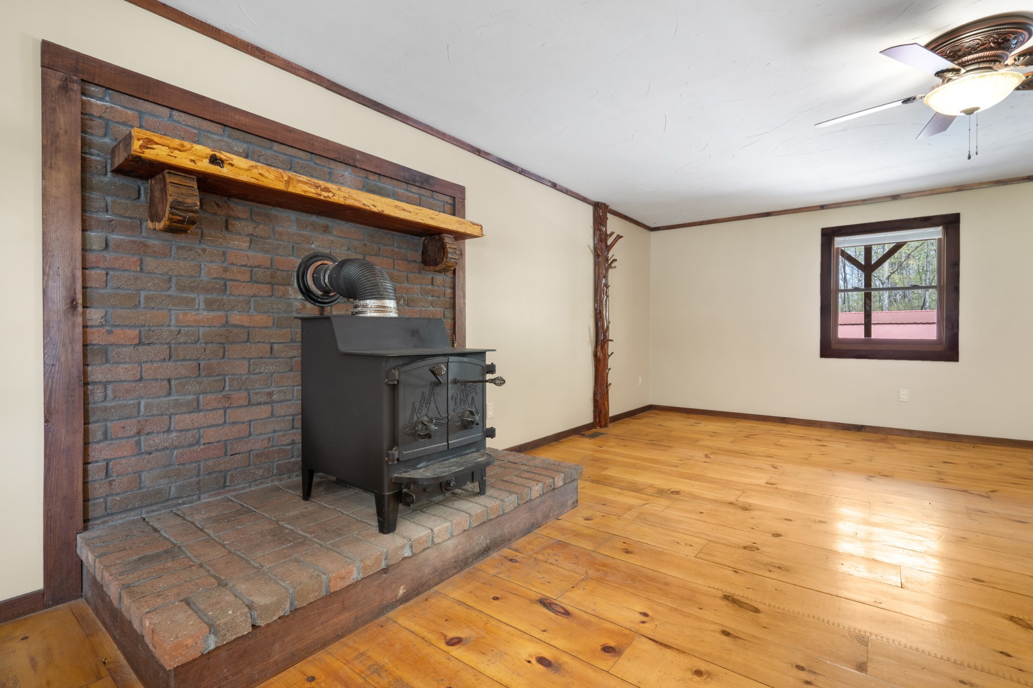 7796 Pinewood Road Nunnelly, TN 37137 - Photo 15 of 46 Gallery Image 15