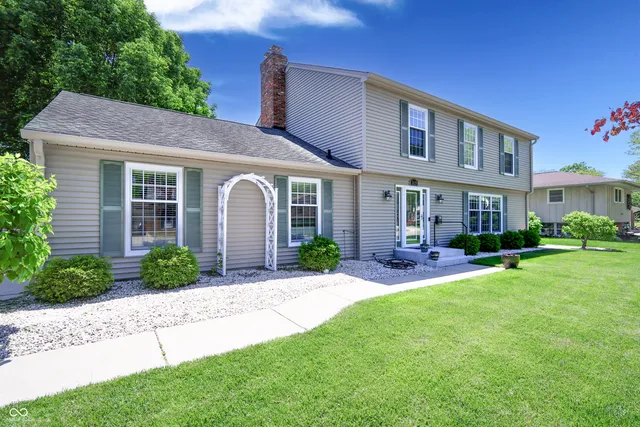 $539,900 | 3829 Waycross Drive, Columbus, IN 47203