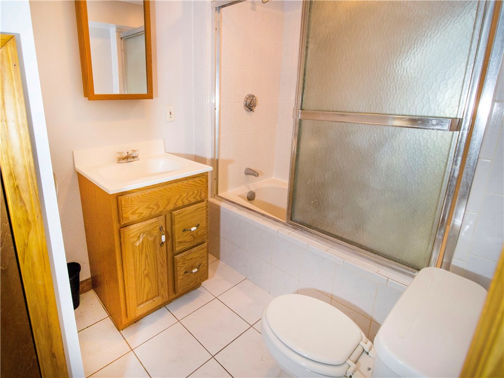 124 Prentice Avenue Pawtucket, RI 02860 - Photo 12 of 31