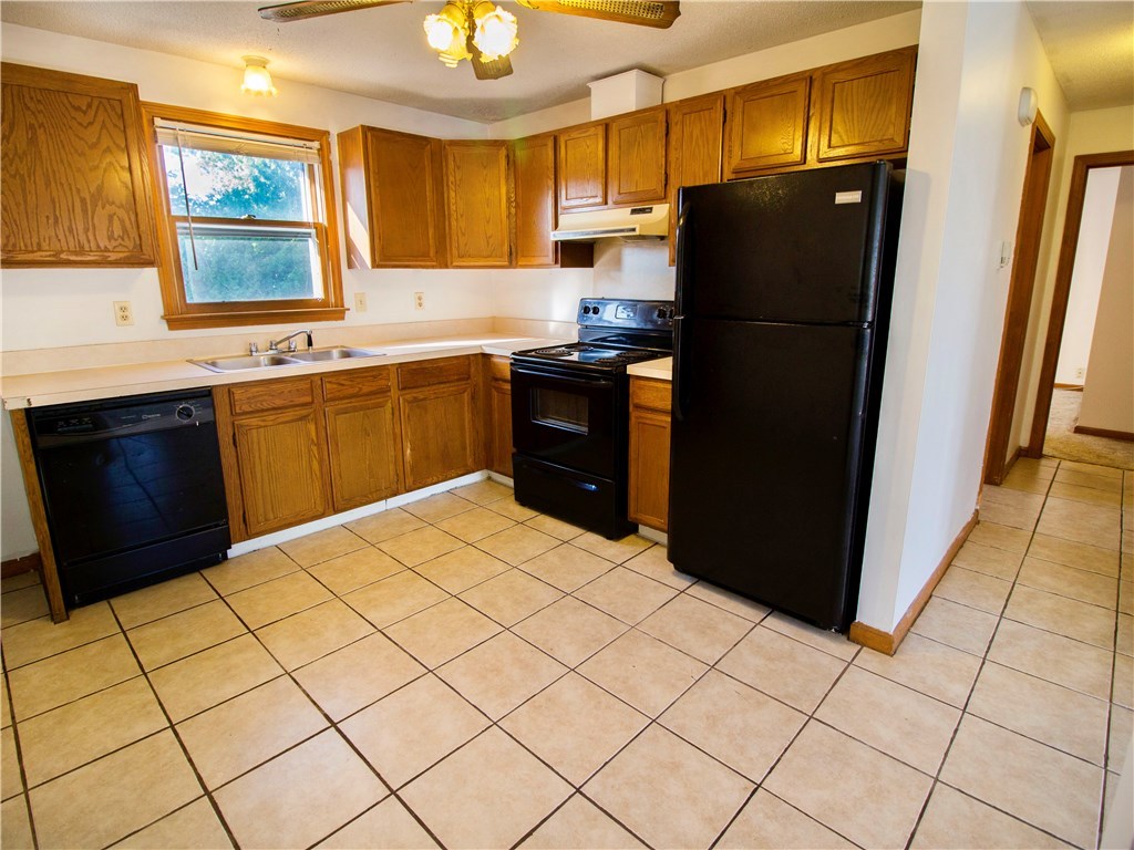 124 Prentice Avenue Pawtucket, RI 02860 - Photo 17 of 31
