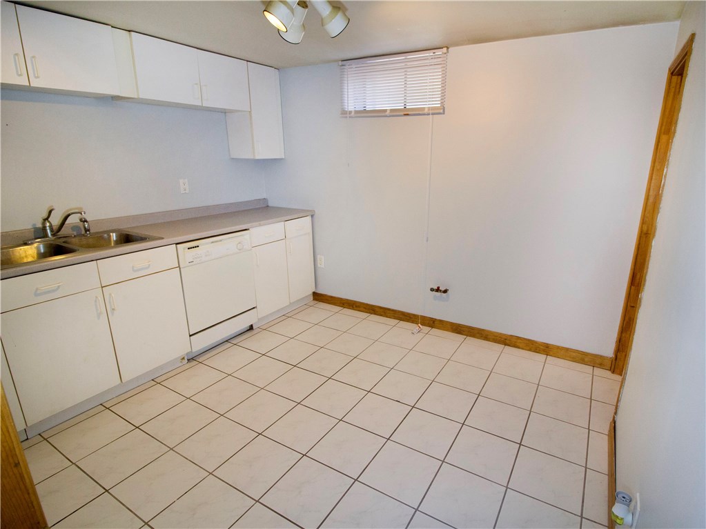 124 Prentice Avenue Pawtucket, RI 02860 - Photo 28 of 31