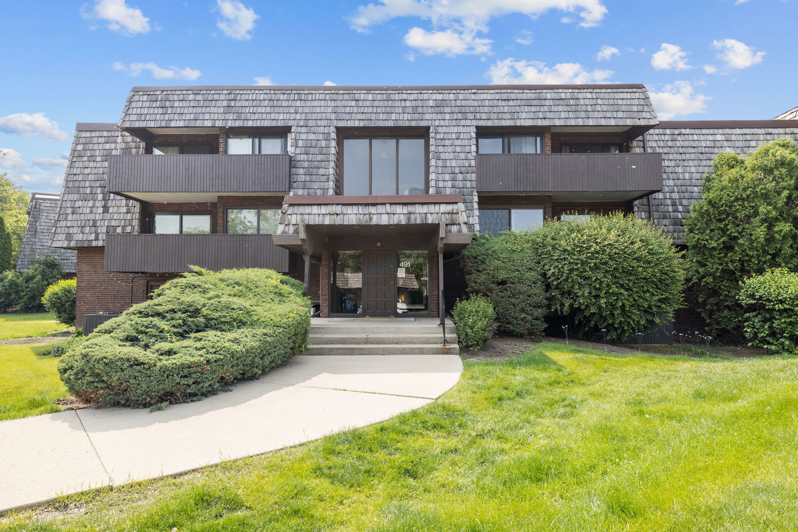 491 Timber Ridge Drive, Unit 104 Carol Stream, IL 60188 - Photo 1 of 13 Gallery Image 1