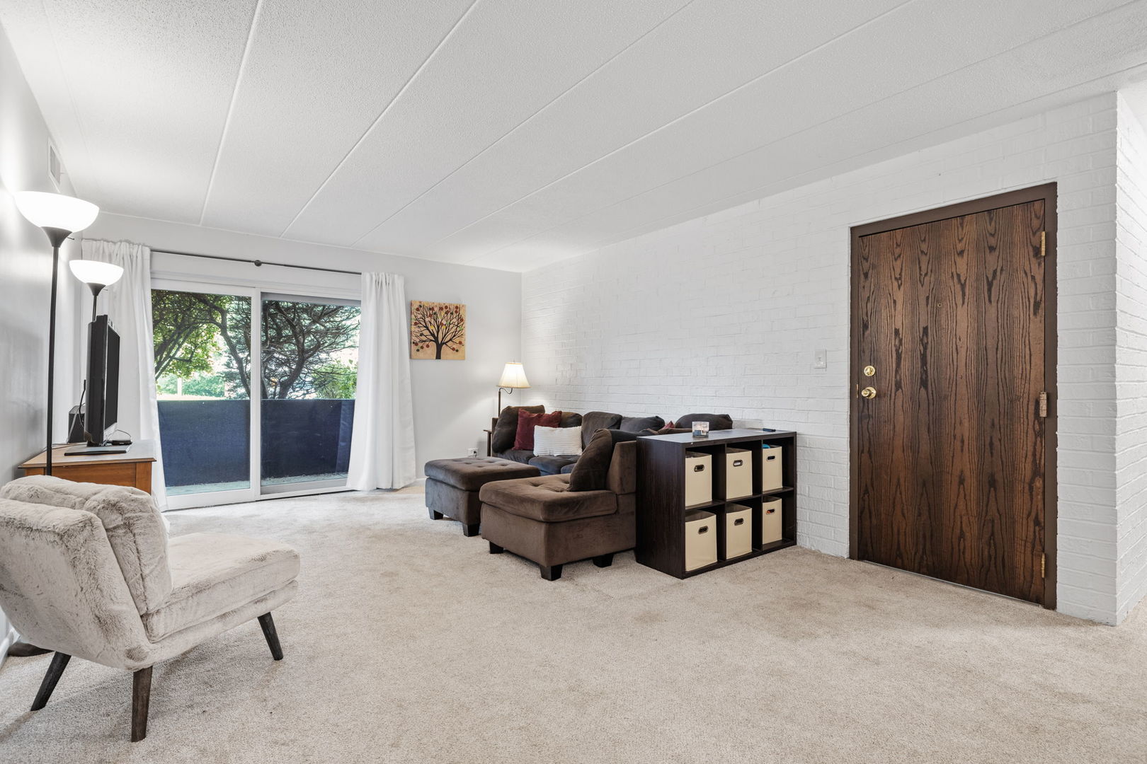 491 Timber Ridge Drive, Unit 104 Carol Stream, IL 60188 - Photo 3 of 13 Gallery Image 3