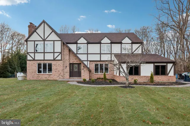 $1,250,000 | 923 Hunt Drive, Yardley, PA 19067