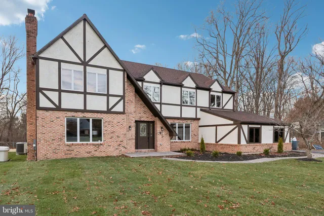 $1,250,000 | 923 Hunt Drive, Yardley, PA 19067
