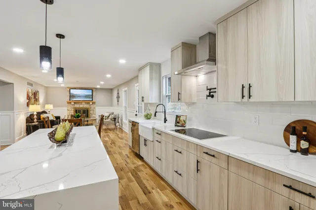 $1,250,000 | 923 Hunt Drive, Yardley, PA 19067