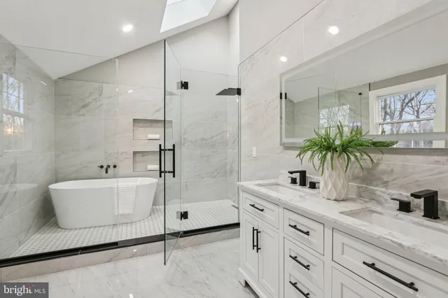 $1,250,000 | 923 Hunt Drive, Yardley, PA 19067