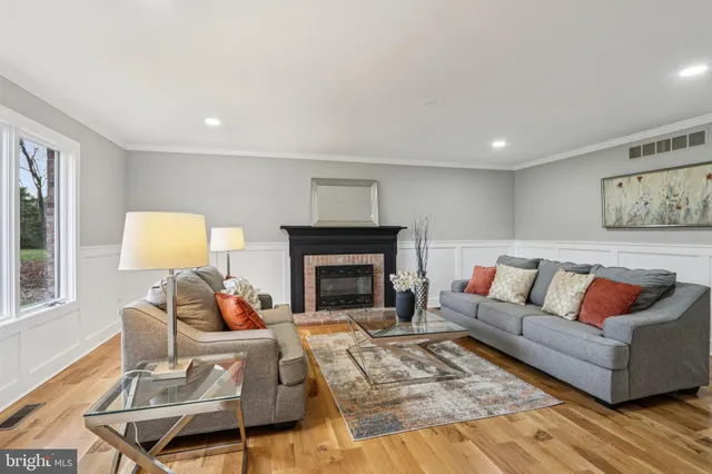 $1,250,000 | 923 Hunt Drive, Yardley, PA 19067