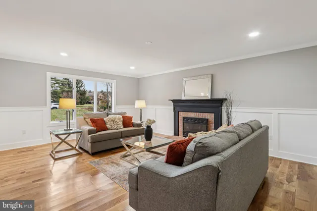 $1,250,000 | 923 Hunt Drive, Yardley, PA 19067