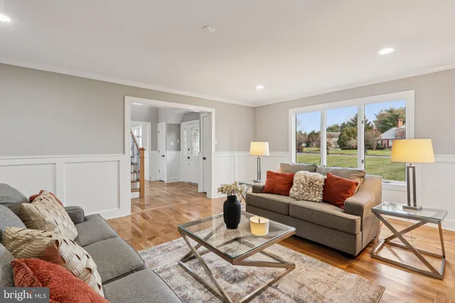 $1,250,000 | 923 Hunt Drive, Yardley, PA 19067