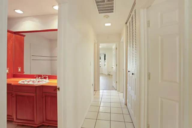 a close view of sink and tap