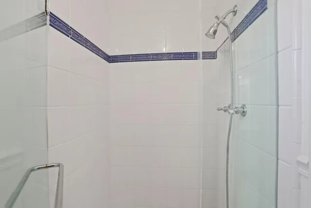 a view of yard with trees