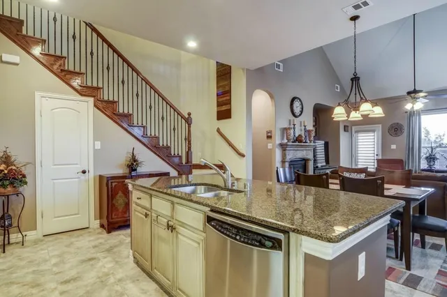 $3,100 | 2005 Loma Alta Drive, Irving, TX 75063