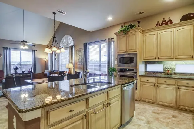 $3,100 | 2005 Loma Alta Drive, Irving, TX 75063