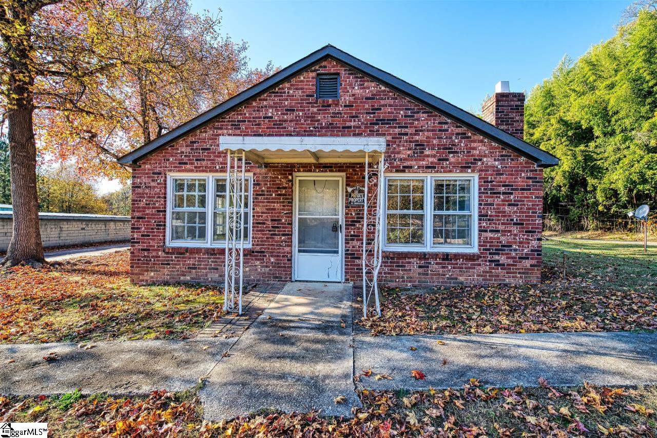 112 Hidden Hill Road Spartanburg, SC 29301 - Photo 1 of 34 Gallery Image 1