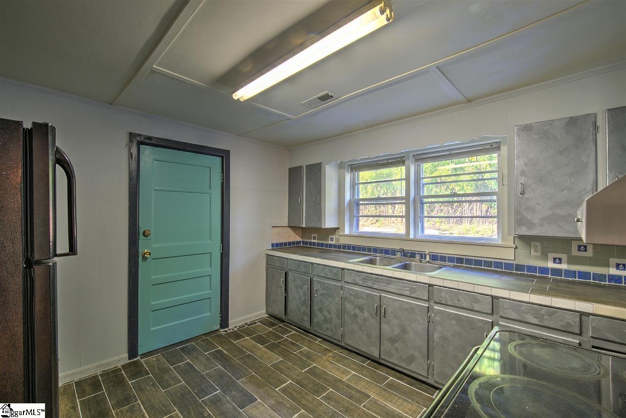 112 Hidden Hill Road Spartanburg, SC 29301 - Photo 24 of 34 Gallery Image 24