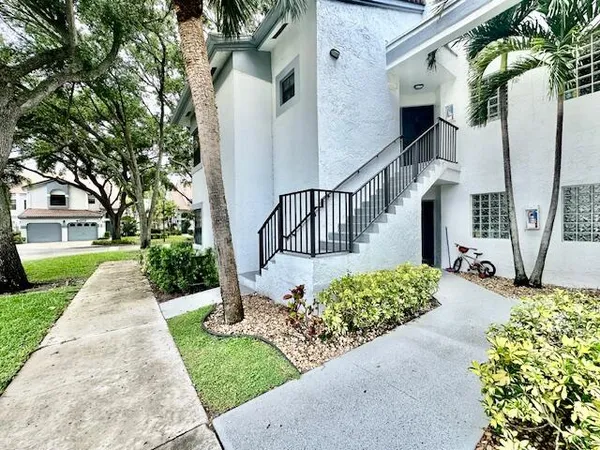 $199,500 | 5430 Venetia Court, Unit N, Boynton Beach, FL 33437
