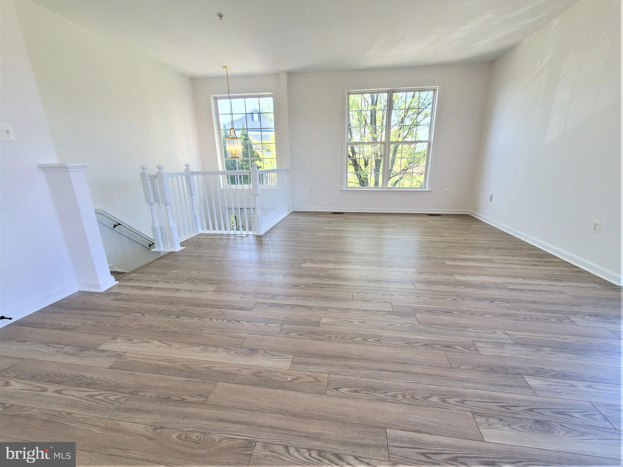 200 Timber View Court Frederick, MD 21702 - Photo 2 of 54 Living room