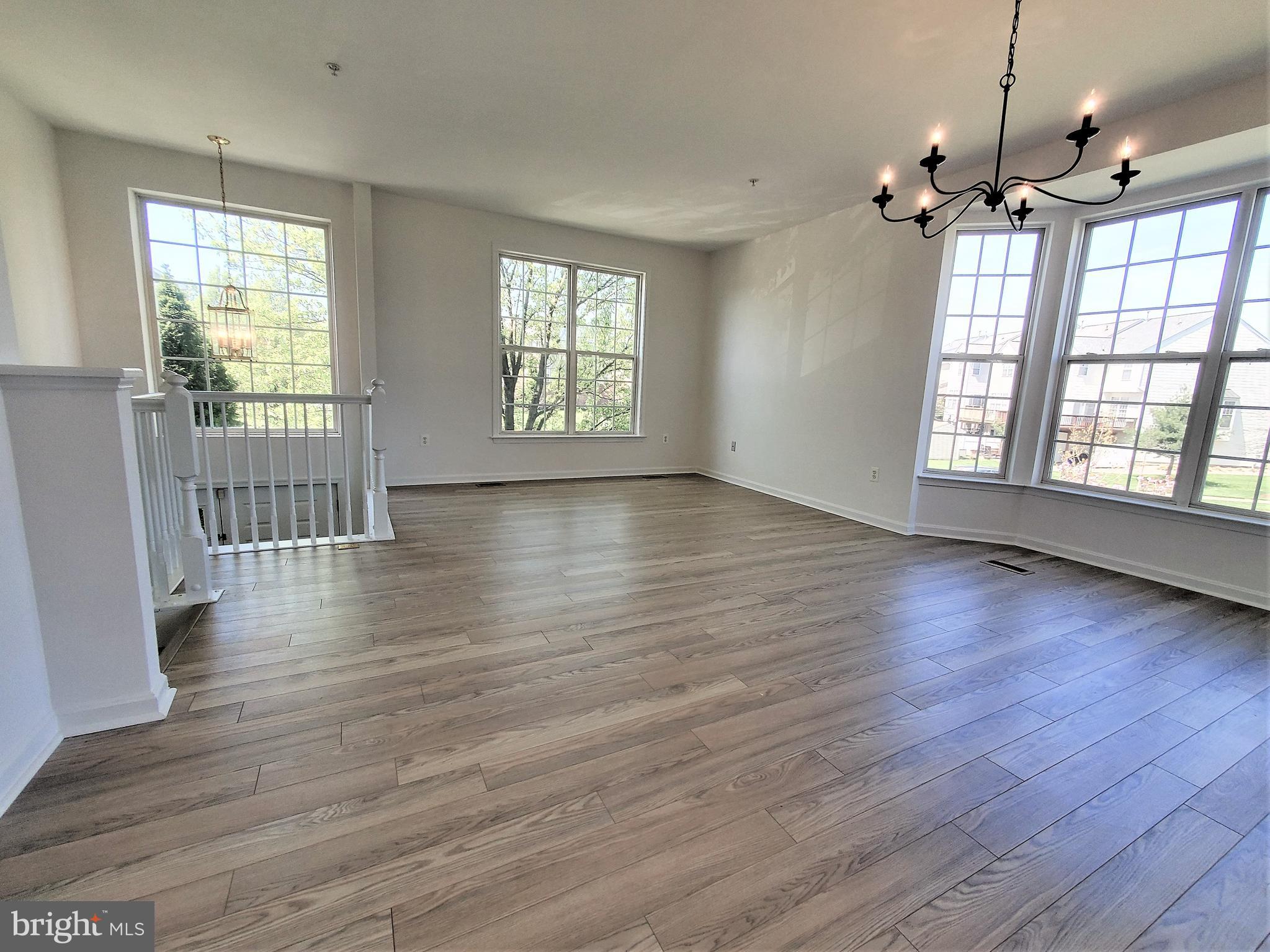 200 Timber View Court Frederick, MD 21702 - Photo 4 of 54 Living room