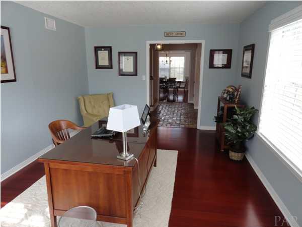 4055 Tronjo Road Pensacola, FL 32503 - Photo 4 of 20 Living Room or Office