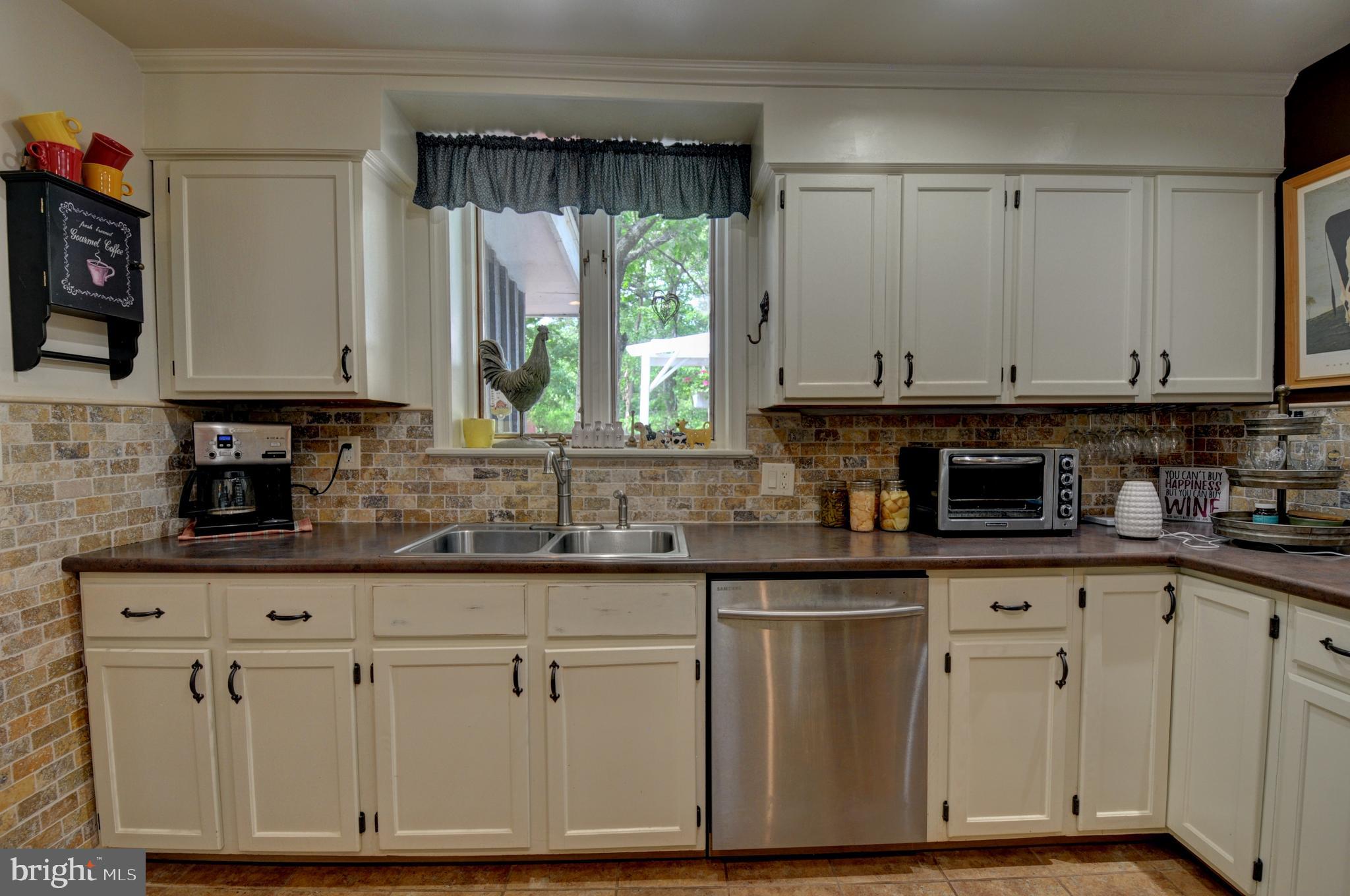 936 Reynolds Road Cross Junction, VA 22625 - Photo 25 of 76 Kitchen