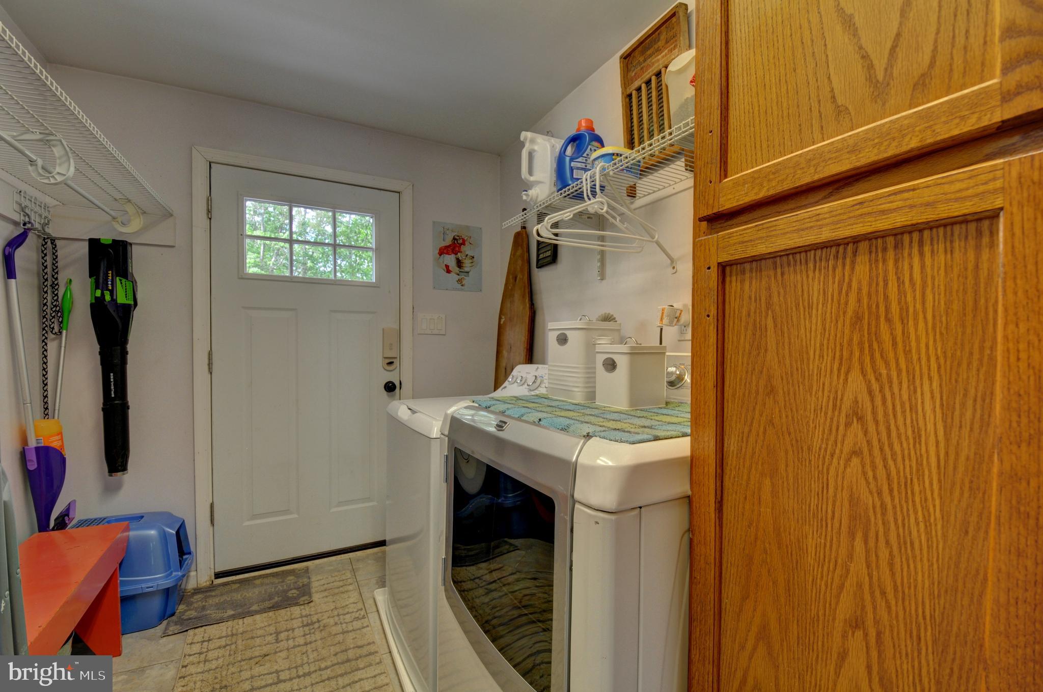 936 Reynolds Road Cross Junction, VA 22625 - Photo 44 of 76 Laundry/Mud Room