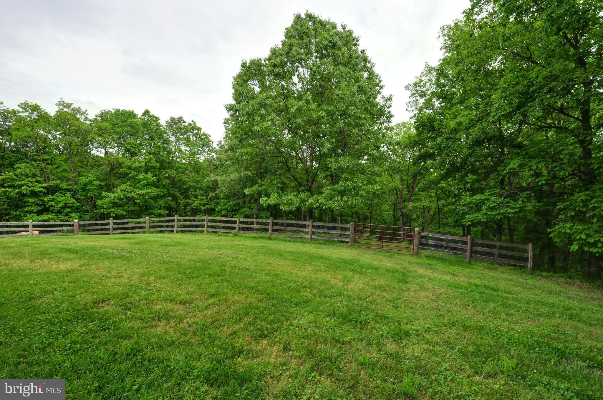 936 Reynolds Road Cross Junction, VA 22625 - Photo 66 of 76 Lower area fence